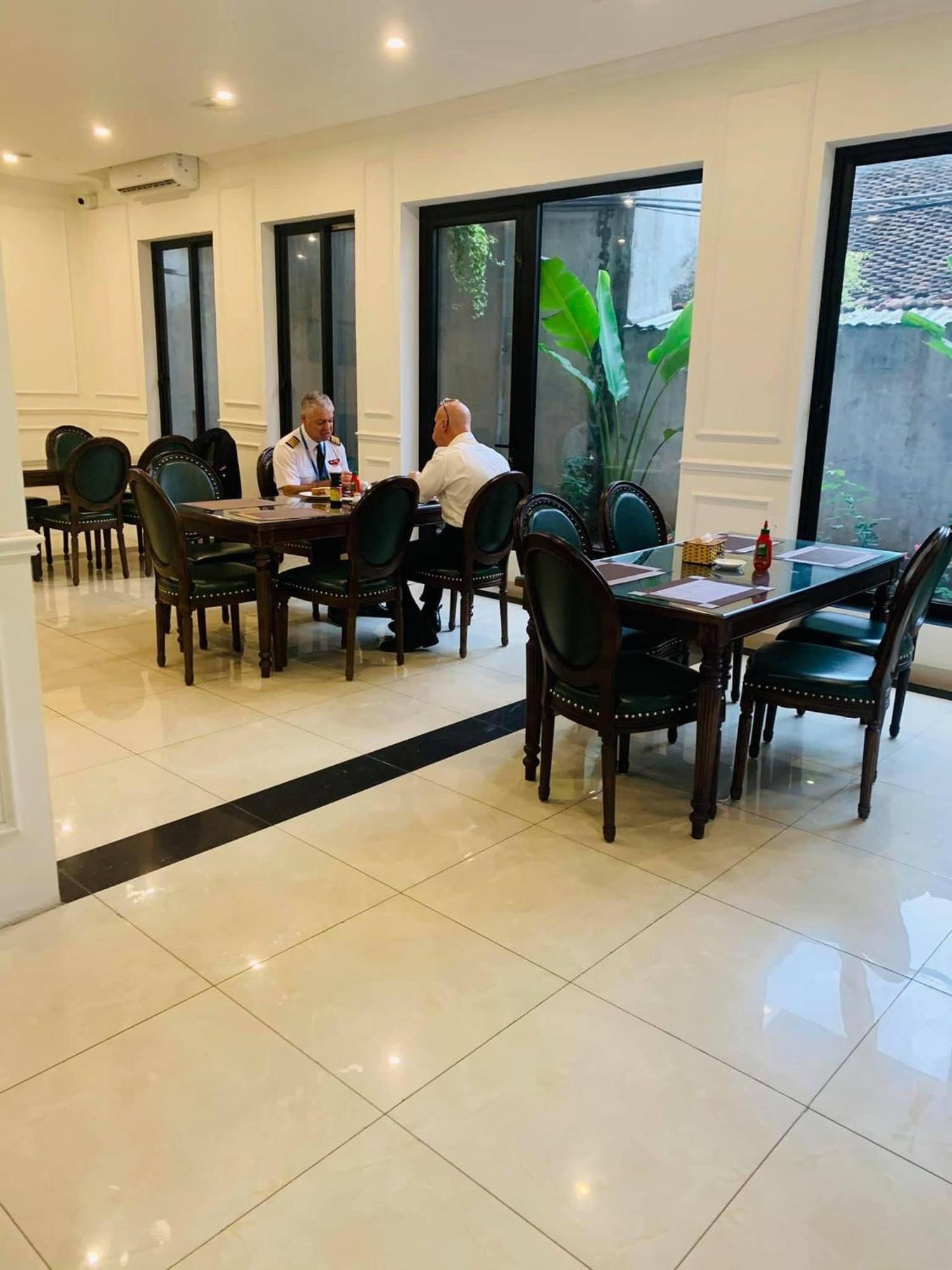 Paragon Noi Bai Hotel & Pool Hanoi Exterior foto