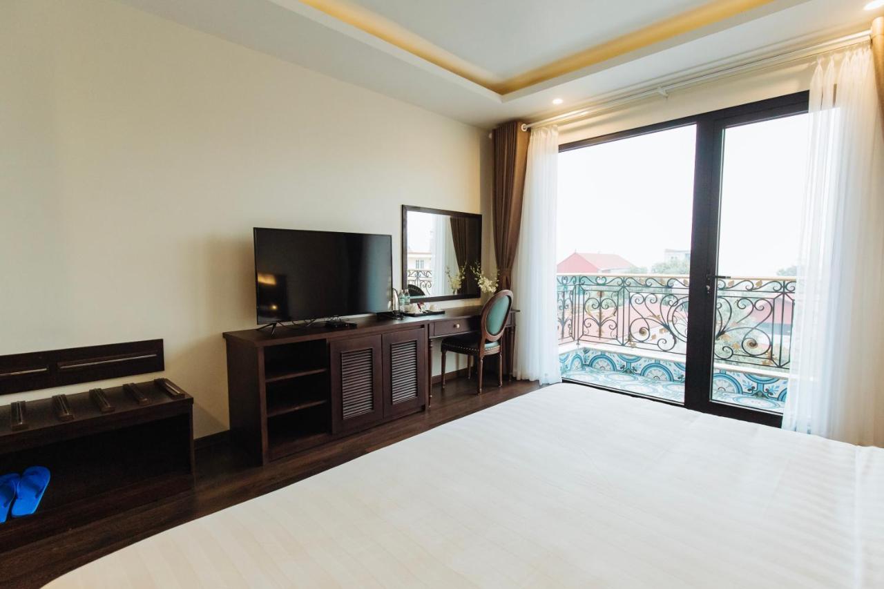 Paragon Noi Bai Hotel & Pool Hanoi Exterior foto