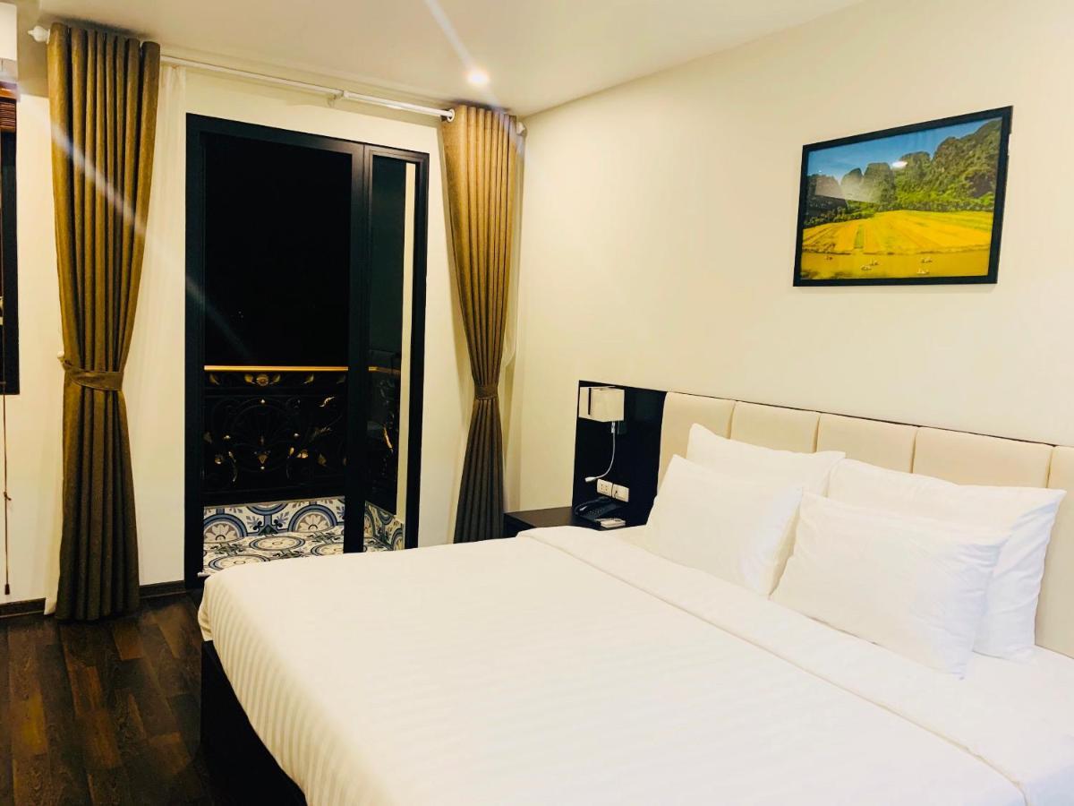 Paragon Noi Bai Hotel & Pool Hanoi Exterior foto